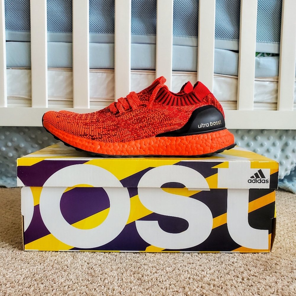 *SOLD*UltraBoost Uncaged Triple Red LTD Ed EUC 9.5